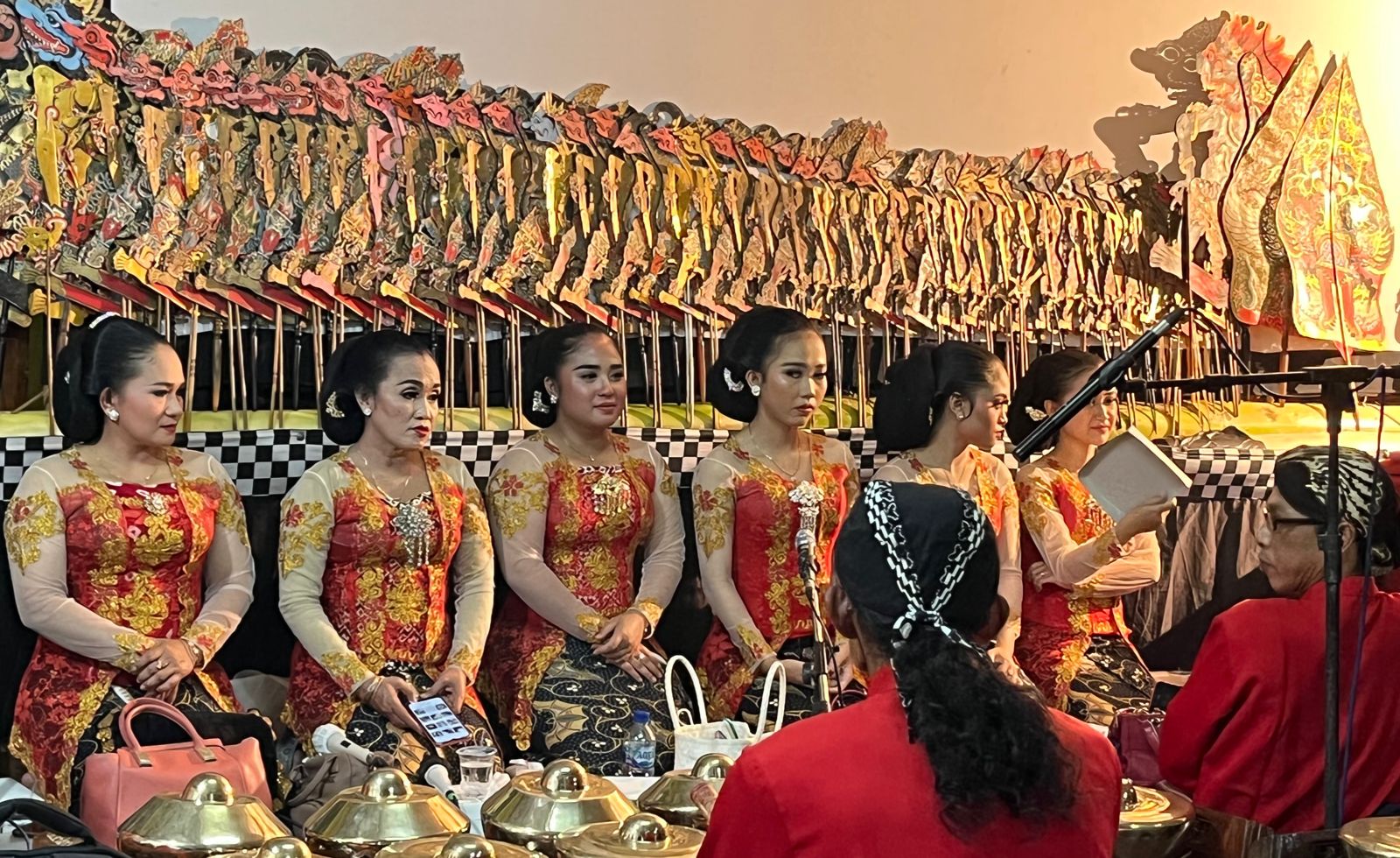 Cilacap Elegance: Tradition's Flavor in Every Package
